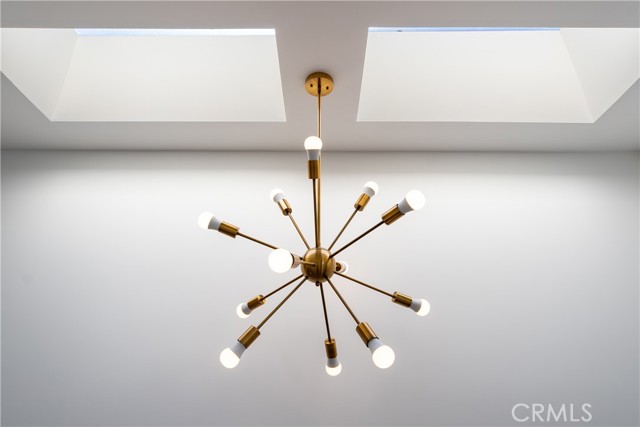 Detail Gallery Image 9 of 26 For 1809 S Longwood, Los Angeles,  CA 90019 - 4 Beds | 3 Baths