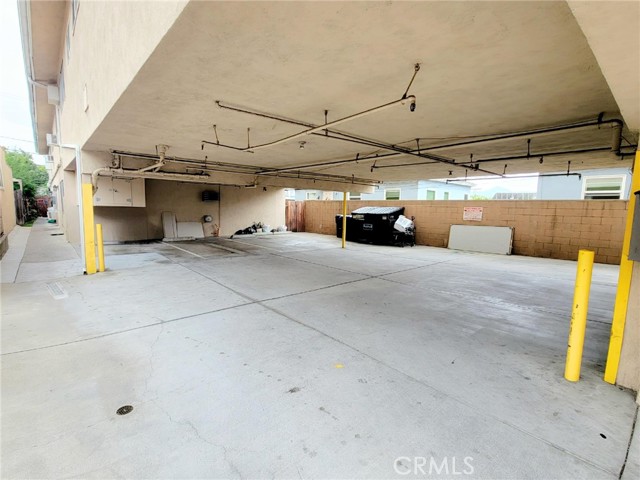 1148 Thompson Avenue photo 5