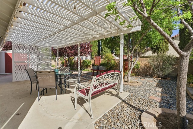 Detail Gallery Image 4 of 26 For 3329 W Avenue J3, Lancaster,  CA 93536 - 4 Beds | 2 Baths
