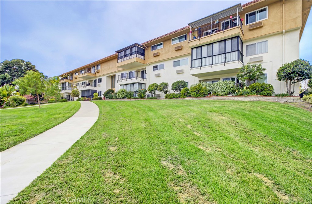 2355 Via Mariposa W #2F