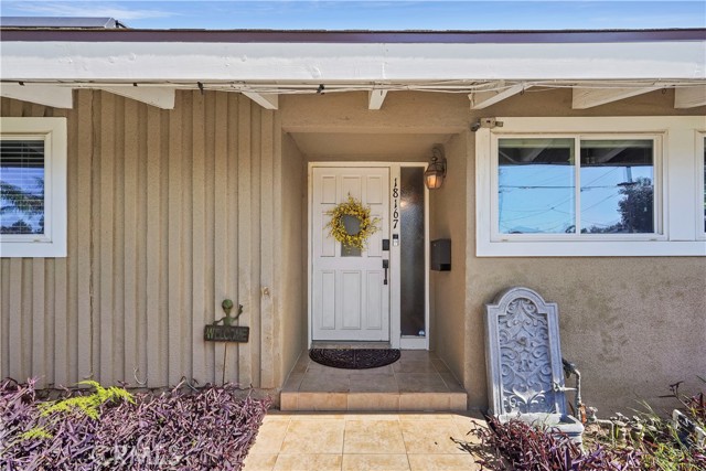Detail Gallery Image 4 of 36 For 18167 Cantara St, Reseda,  CA 91335 - 4 Beds | 2 Baths