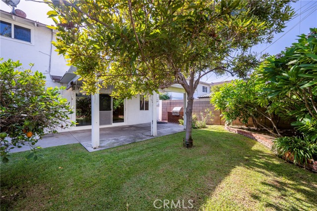 14673 Hawes Street photo 46