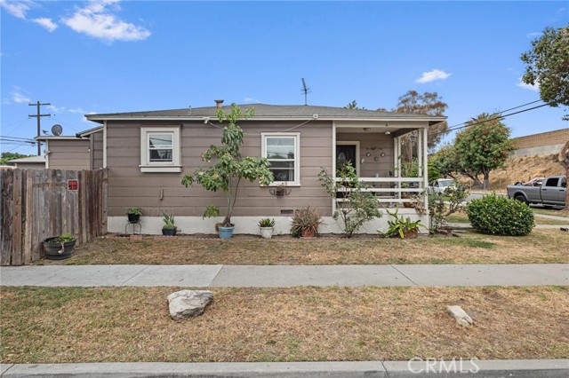 1040 E 67th Street, Long Beach CA: https://media.crmls.org/medias/6a6c1631-25b0-462d-bb52-75ad5113a215.jpg