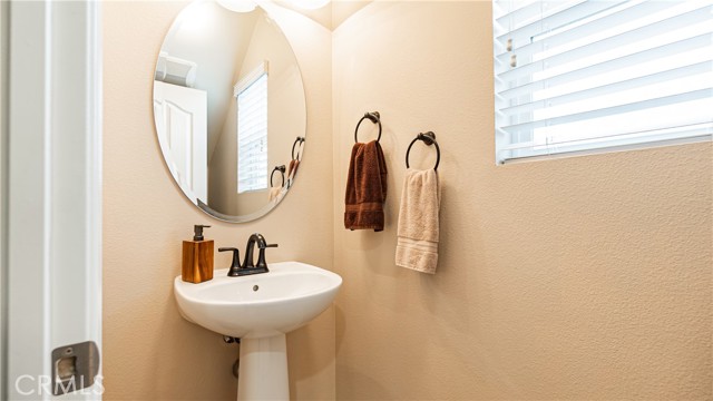 Detail Gallery Image 11 of 39 For 17613 Cedrela Way, San Bernardino,  CA 92407 - 4 Beds | 2/1 Baths