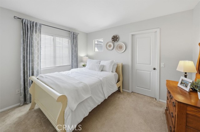 Detail Gallery Image 24 of 41 For 23361 Pike, Valencia,  CA 91355 - 4 Beds | 3 Baths