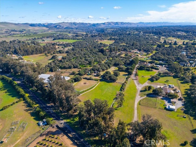 425 W El Campo Road, Arroyo Grande CA: https://media.crmls.org/medias/6a6d0109-6172-47bb-b450-dffa126dbb32.jpg
