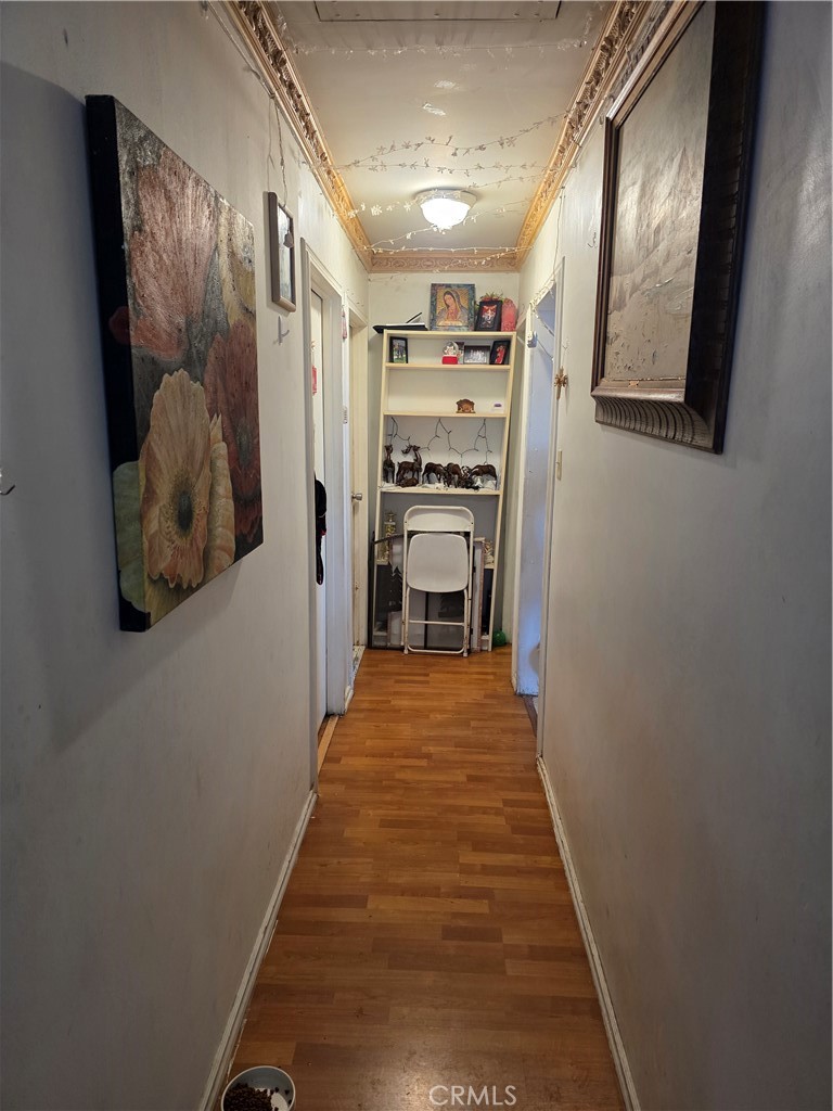 https://media.crmls.org/medias/6a6d88a9-f845-480d-bb44-d0e54406bb00.jpg?preset=X-Large