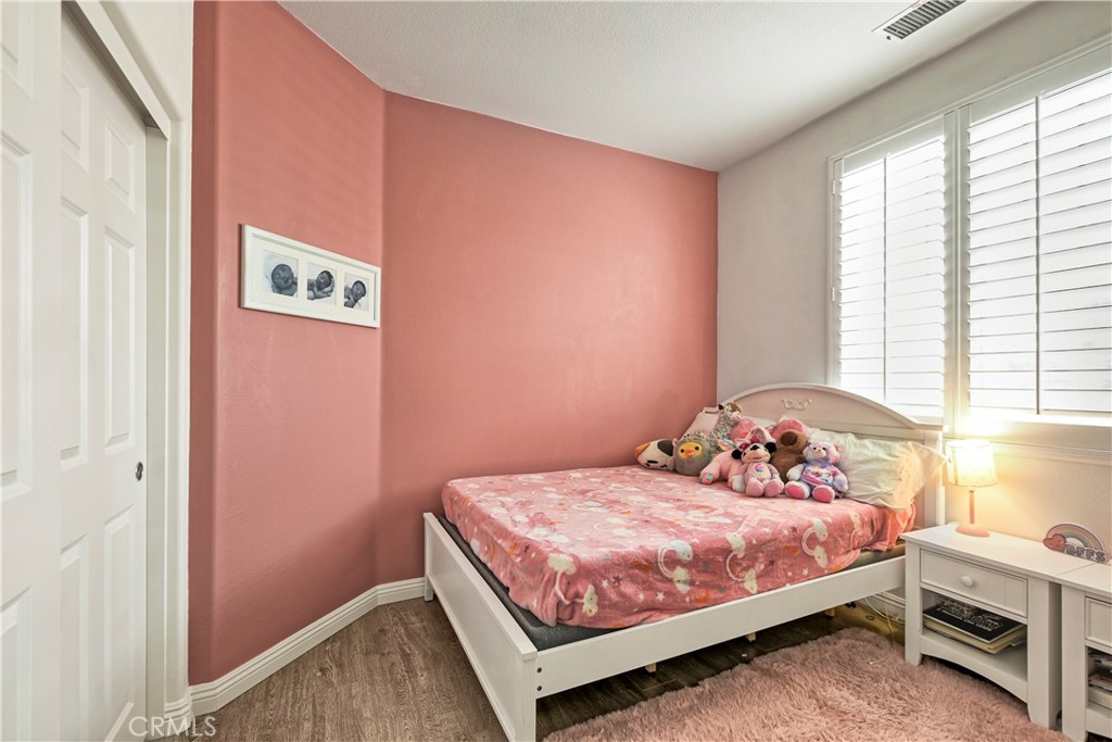 https://media.crmls.org/medias/6a6e6b4a-f048-478d-aaa8-7b2bed4dc5d2.jpg?preset=X-Large