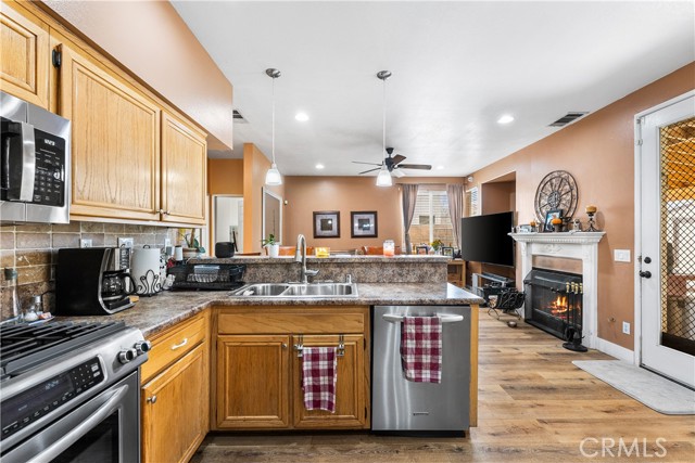 Detail Gallery Image 13 of 50 For 5522 Lighthouse Ln, Palmdale,  CA 93552 - 6 Beds | 3 Baths