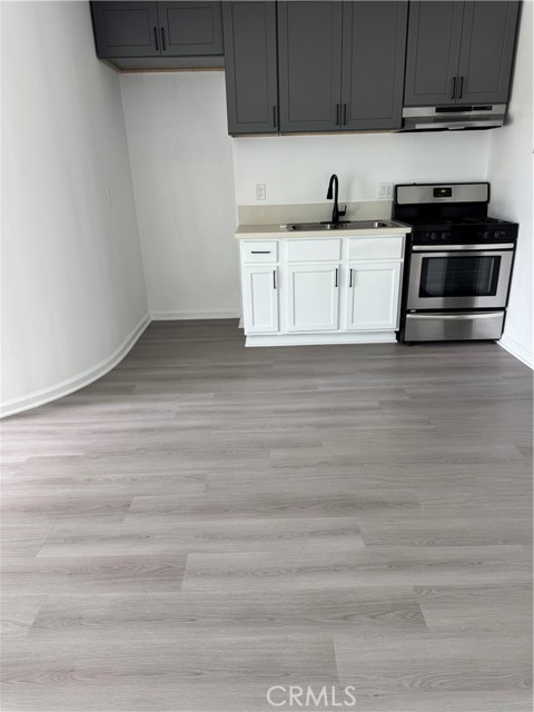 Detail Gallery Image 6 of 24 For 12221 Peacock Ct #4,  Garden Grove,  CA 92841 - 1 Beds | 1 Baths