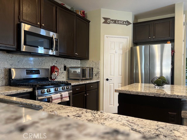 3762 Segovia Drive, Perris CA: https://media.crmls.org/medias/6a6eaa3f-dc51-4a36-825a-f2b5bf8eeb65.jpg