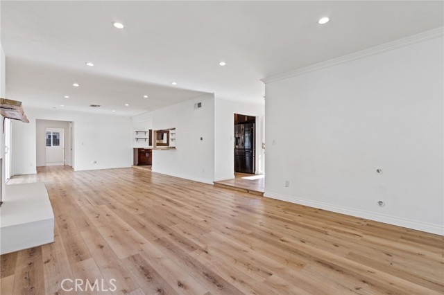 Detail Gallery Image 8 of 62 For 10215 Casaba, Chatsworth,  CA 91311 - 5 Beds | 3/1 Baths