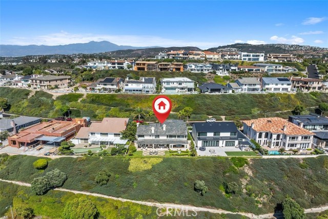 49 Cambria Drive, Corona del Mar CA: https://media.crmls.org/medias/6a6fb656-07ce-4465-8086-a6d1f6f36f88.jpg
