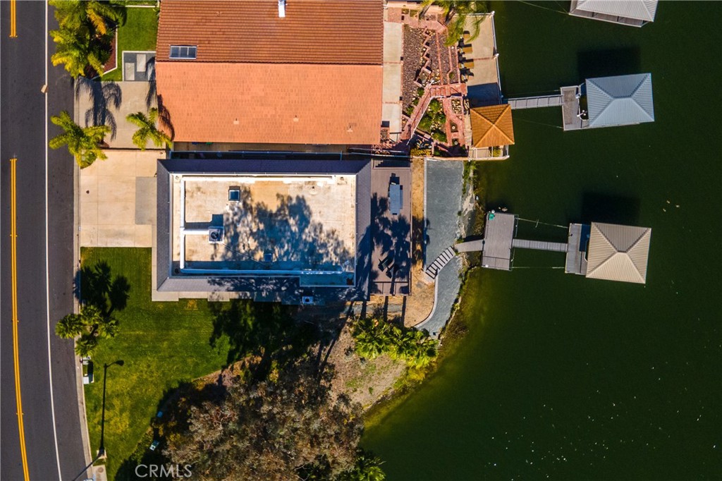 https://media.crmls.org/medias/6a6fe754-ebc1-4573-9535-c5d93e71434a.jpg?preset=X-Large
