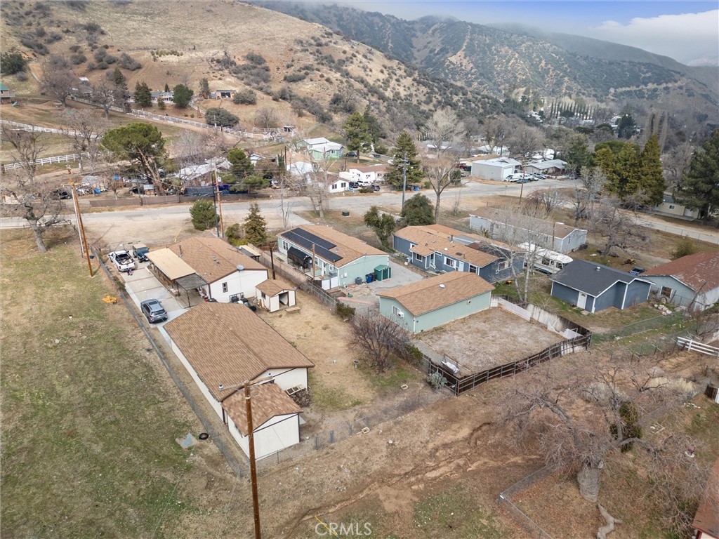 https://media.crmls.org/medias/6a6ffdb3-1ebd-4c3c-9e9c-4bc64746bcd8.jpg?preset=X-Large