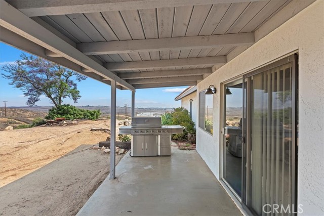 20061 Lounsberry Road, Perris CA: https://media.crmls.org/medias/6a720324-2e5c-45f6-bf9b-b118c1ead359.jpg