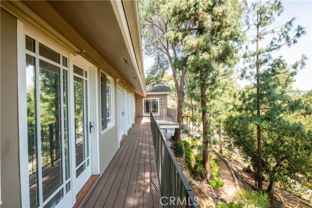 Detail Gallery Image 38 of 54 For 22757 Plummer St, Chatsworth,  CA 91311 - 3 Beds | 3 Baths