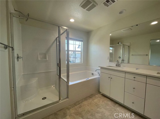 Detail Gallery Image 10 of 16 For 12712 Ironstone Way, Moreno Valley,  CA 92555 - 3 Beds | 2/1 Baths