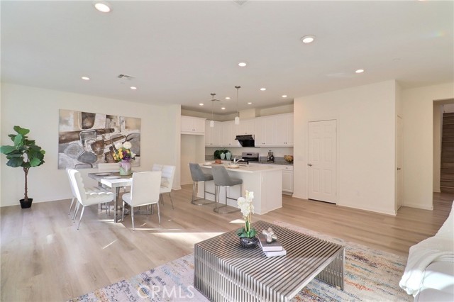 Detail Gallery Image 10 of 33 For 2076 E Sentinel Privado, Ontario,  CA 91764 - 4 Beds | 3 Baths