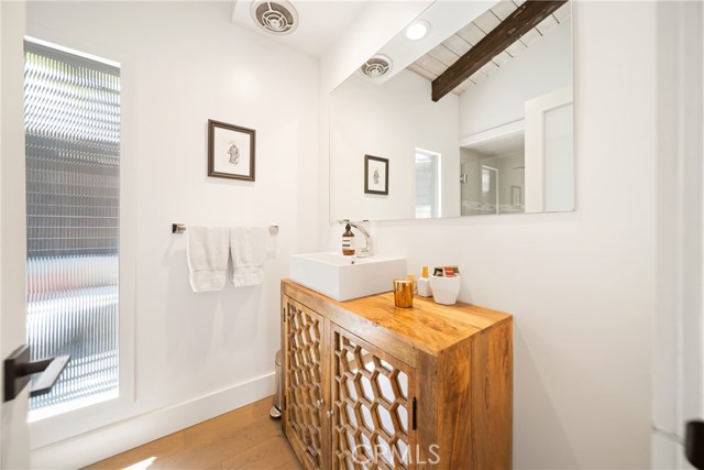 2522 Zorada Drive, Los Angeles CA: https://media.crmls.org/medias/6a755d39-b152-41bc-9ade-0954caa49448.jpg