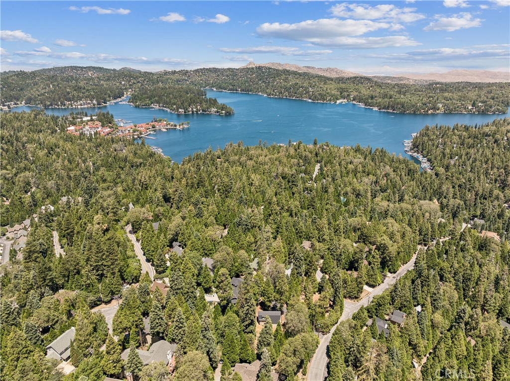 https://media.crmls.org/medias/6a7607e2-beca-4295-9a5e-72afac256a29.jpg?preset=X-Large