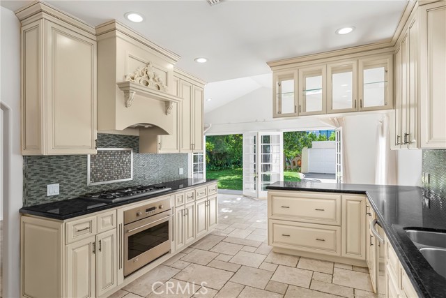 Detail Gallery Image 9 of 26 For 5111 Rubio Ave, Encino,  CA 91436 - 3 Beds | 3 Baths