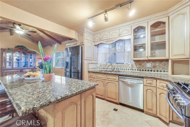 Detail Gallery Image 11 of 38 For 759 Jonathon Pl, Escondido,  CA 92027 - 3 Beds | 2 Baths