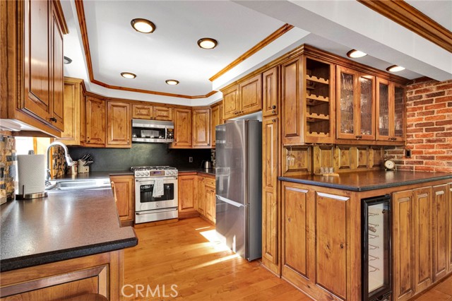 915 Trinity, Lake Arrowhead, CA 92352