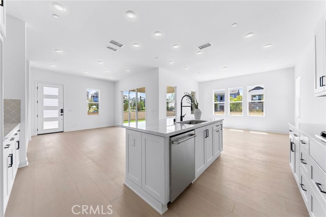 Detail Gallery Image 10 of 57 For 123 Bosal, Irvine,  CA 92618 - 3 Beds | 3/1 Baths