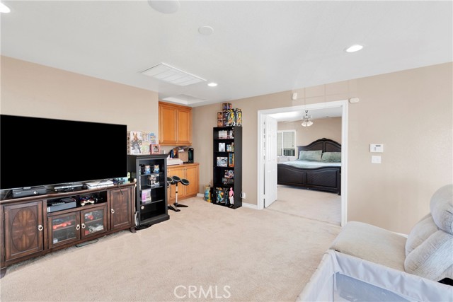 8846 Tamarisk Avenue, Hesperia CA: https://media.crmls.org/medias/6a782d14-66f4-414d-bcb0-5b7e8b2a83a3.jpg
