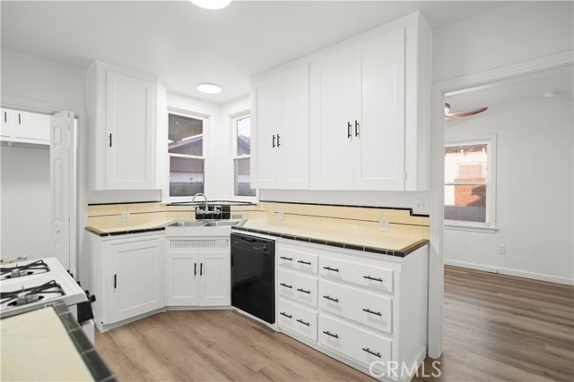 Detail Gallery Image 13 of 26 For 234 Linda Vista Dr, Bakersfield,  CA 93308 - 2 Beds | 1 Baths