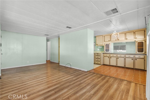 21001 Plummer Street, Chatsworth CA: https://media.crmls.org/medias/6a793da9-a6d1-452f-9dbf-e6579d17fb09.jpg