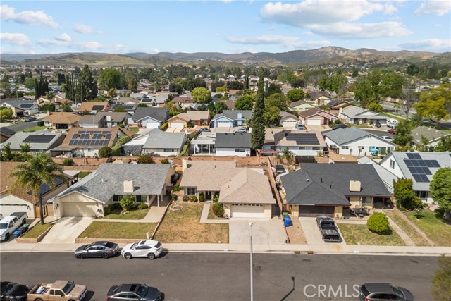 Detail Gallery Image 2 of 27 For 1853 1853 Hillary Ct, Simi Valley,  CA 93065 - 3 Beds | 2 Baths