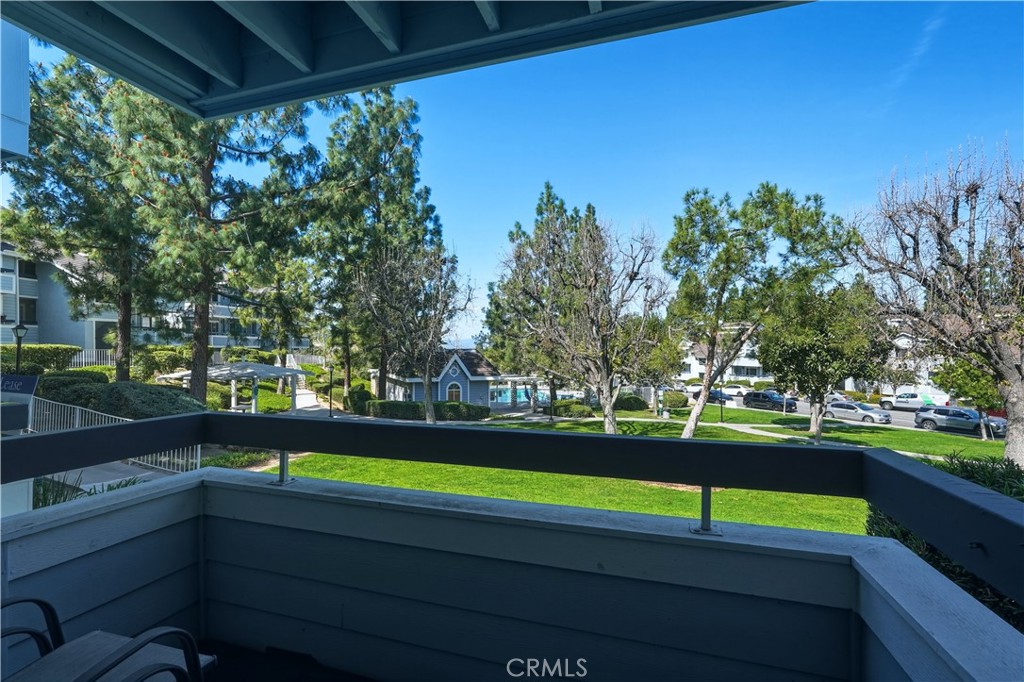 https://media.crmls.org/medias/6a79d1f7-f4de-4f7d-9024-c62d286bccb7.jpg?preset=X-Large