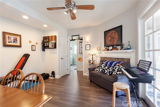 Detail Gallery Image 15 of 36 For 4856 Riverton Ave, North Hollywood,  CA 91601 - 2 Beds | 2 Baths