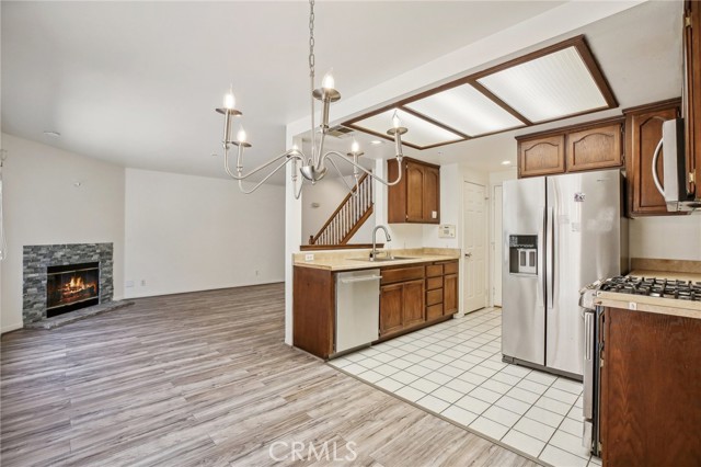 Detail Gallery Image 9 of 34 For 17556 Van Buren Ln, Huntington Beach,  CA 92647 - 2 Beds | 2/1 Baths