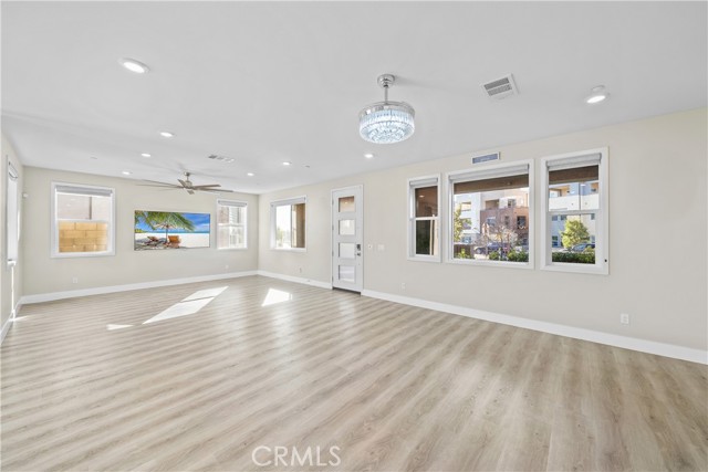 Detail Gallery Image 11 of 56 For 124 Zawn, Irvine,  CA 92618 - 4 Beds | 4/1 Baths