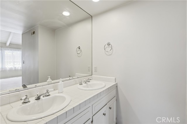 1704 Palos Verdes Drive West, Palos Verdes Estates, California 90274, 4 Bedrooms Bedrooms, ,1 BathroomBathrooms,Residential,For Sale,Palos Verdes Drive West,SB26098754