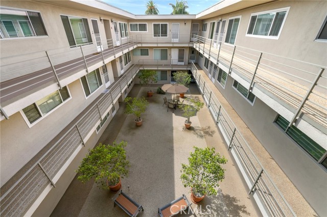 Detail Gallery Image 21 of 30 For 2302 E 2nd St 3a,  Long Beach,  CA 90803 - 3 Beds | 2 Baths