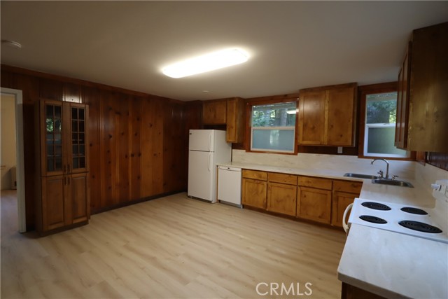 10466 Redwood Road, Loch Lomond CA: https://media.crmls.org/medias/6a7d9898-a42f-46b2-9c48-1147080a7b80.jpg