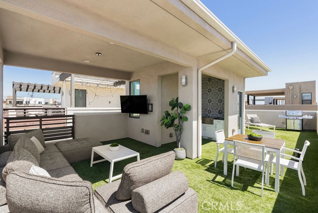 608 Malibu, Costa Mesa CA: https://media.crmls.org/medias/6a7dc8f4-c88e-4059-8b20-da2bcfc441f3.jpg