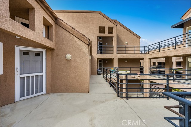 Detail Gallery Image 3 of 58 For 1200 Pacific Coast #306,  Huntington Beach,  CA 92648 - 2 Beds | 2 Baths