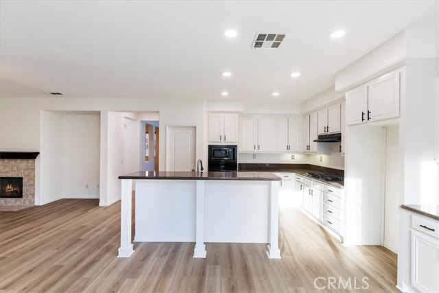 21567 Coral Rock Lane, Wildomar CA: https://media.crmls.org/medias/6a7e2c40-81ef-46d1-8fd1-cc6b1b8e66db.jpg