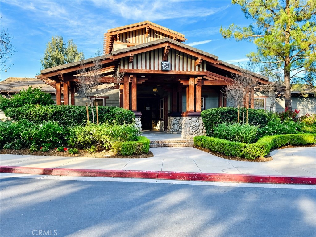 https://media.crmls.org/medias/6a7e4277-3615-49bd-b22c-01eefa36f86e.jpg?preset=X-Large