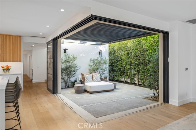 Detail Gallery Image 8 of 33 For 304 Goldenrod Ave, Corona Del Mar,  CA 92625 - 4 Beds | 3/2 Baths