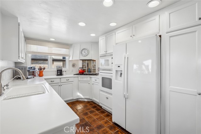 2616 Cove Street, Corona del Mar CA: https://media.crmls.org/medias/6a7ee96f-9c58-4481-9803-20a12845e679.jpg