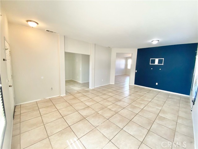 Detail Gallery Image 4 of 31 For 11720 Trailwood St, Victorville,  CA 92392 - 4 Beds | 2 Baths