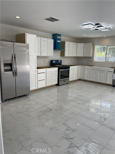 Detail Gallery Image 4 of 7 For 77541 Edinborough, Palm Desert,  CA 92211 - 3 Beds | 2/1 Baths