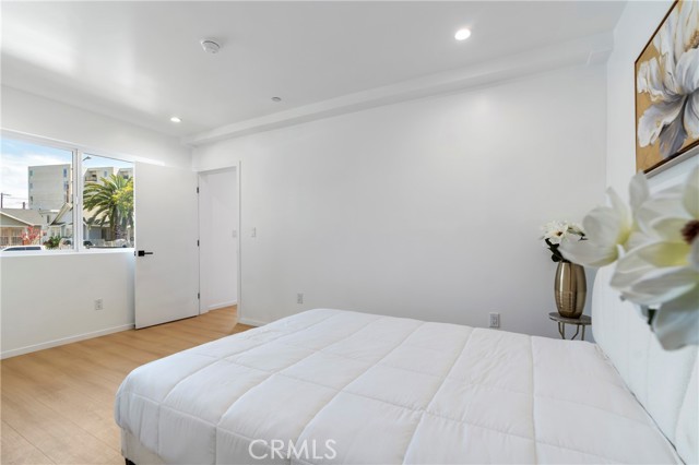 Detail Gallery Image 4 of 27 For 2517 Alsace #1/2,  Los Angeles,  CA 90016 - 3 Beds | 4 Baths