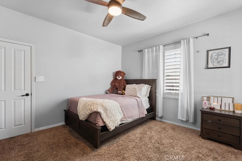 https://media.crmls.org/medias/6a813489-f3dd-4b63-851f-09ebf66f8952.jpg?preset=X-Large